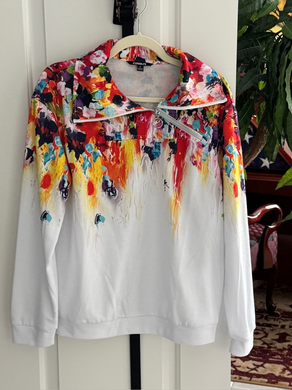 *LIKE NEW* - ACE GOLF Color-Splash Abstract Print Ladies Sweatshirt (Medium)